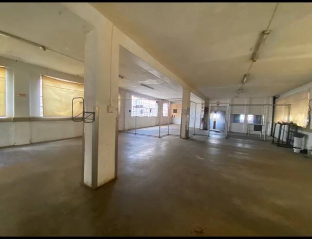 340M² WAREHOUSE TO LET IN NEWLANDS